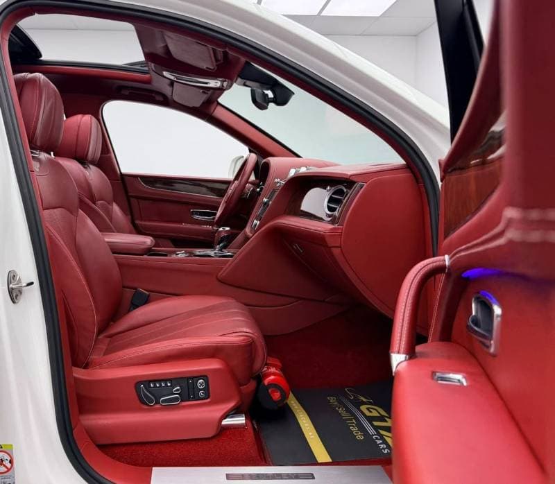2018 Bentley Bentayga SIGNATURE thumbnail 8