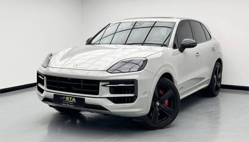 2025 Porsche Cayenne GTS thumbnail 3