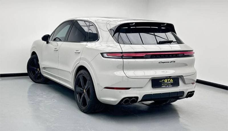 2025 Porsche Cayenne GTS thumbnail 4