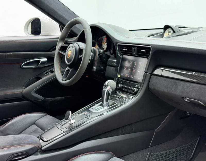 2018 Porsche 911 GT3 thumbnail 7