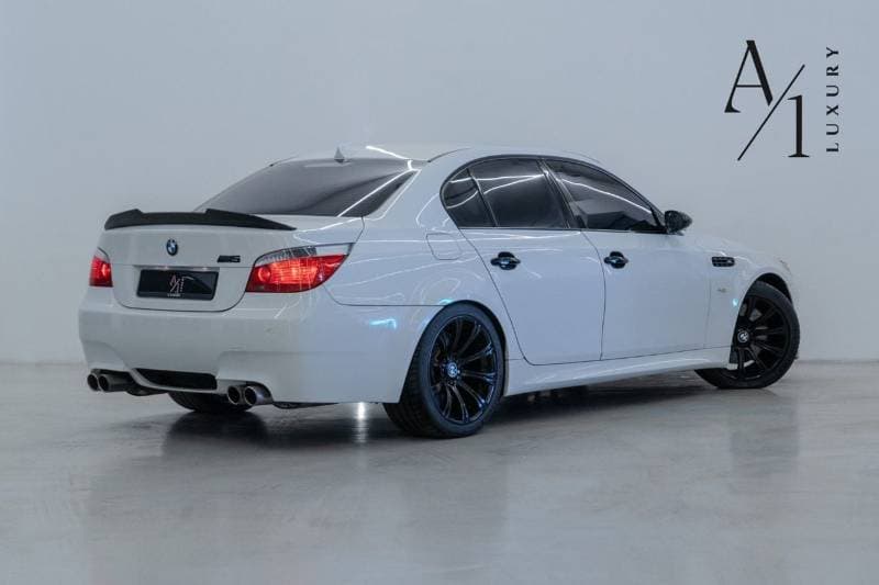 2007 BMW M5 STANDARD thumbnail 3