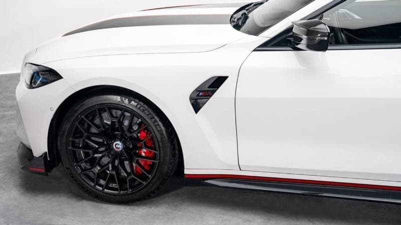 2023 BMW M4 CSL thumbnail 4