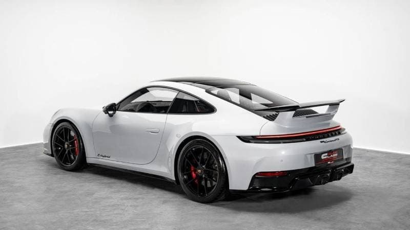 2026 Porsche 911 CARRERA GTS thumbnail 2