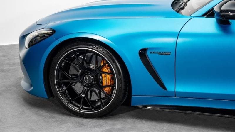 2024 Mercedes Benz AMG GT 63 thumbnail 4