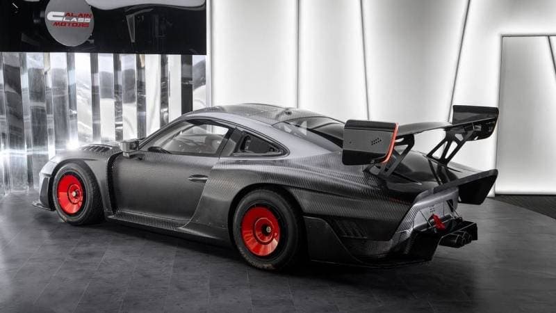2019 Porsche 911 GT2 RS thumbnail 2