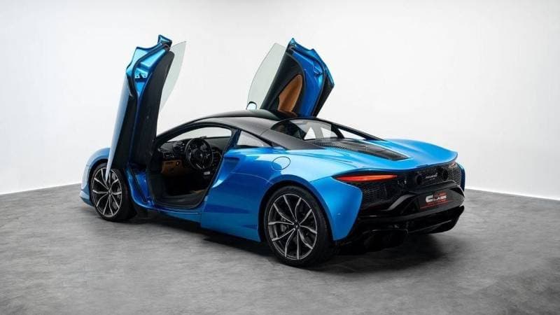 2023 McLaren Artura STANDARD thumbnail 2