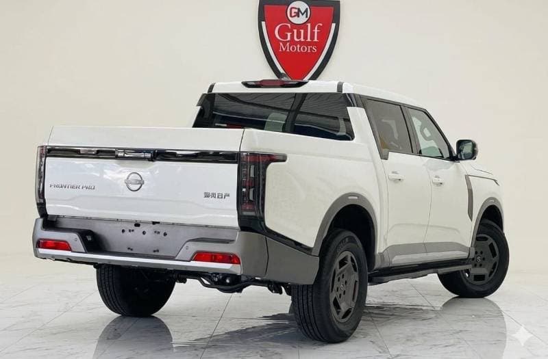 2025 Nissan Frontier thumbnail 4
