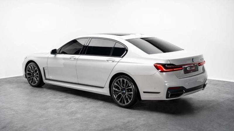 2021 BMW 730Li M SPORT thumbnail 2