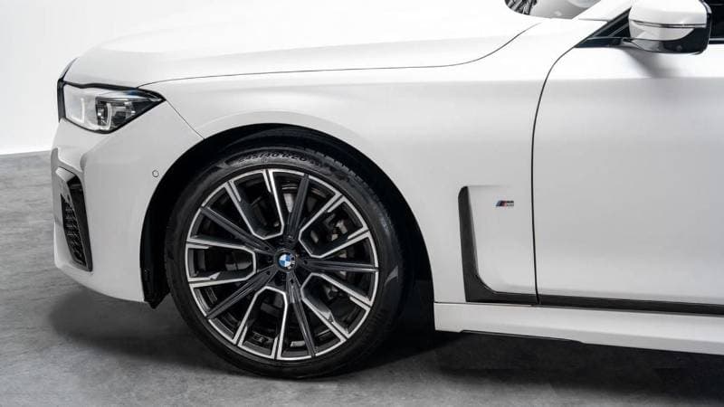 2021 BMW 730Li M SPORT thumbnail 4