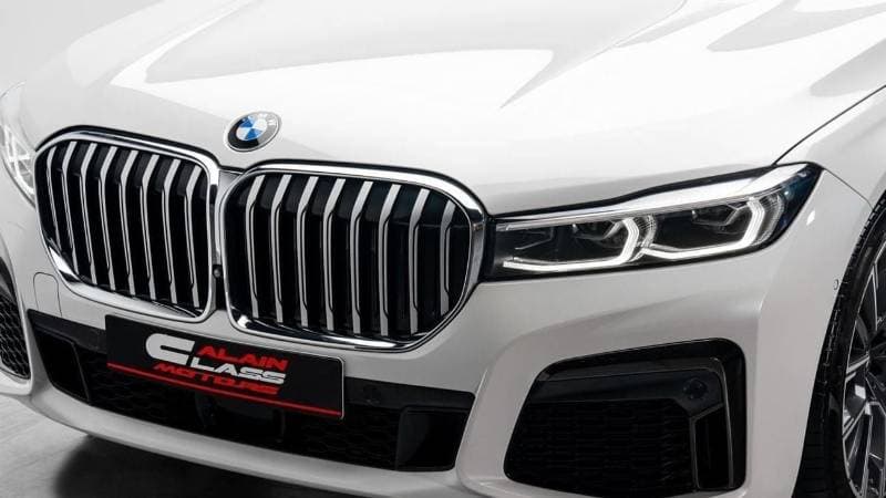 2021 BMW 730Li M SPORT thumbnail 5