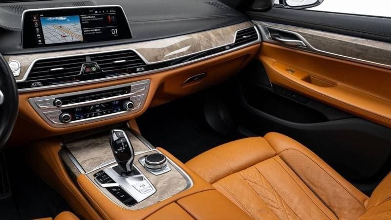 2021 BMW 730Li M SPORT thumbnail 8