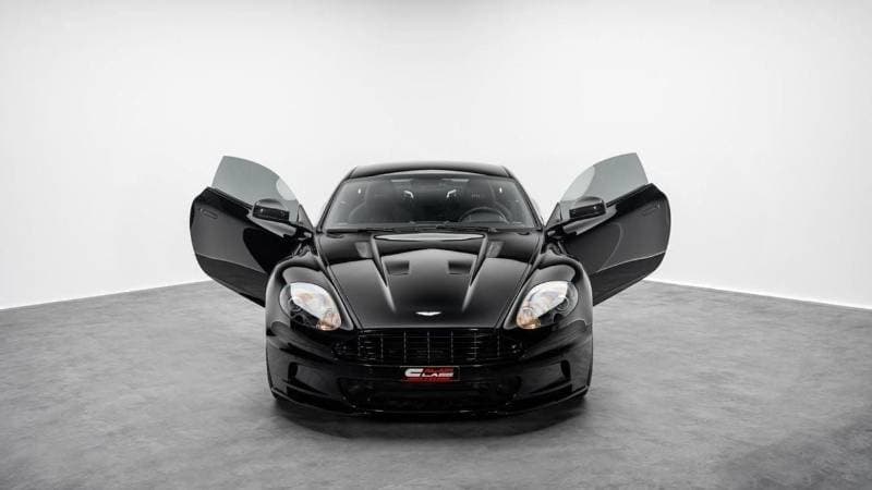 2013 Aston Martin DBS thumbnail 3