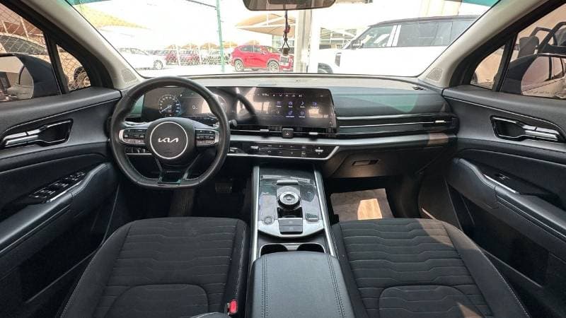 2025 Kia Sportage STANDARD thumbnail 4
