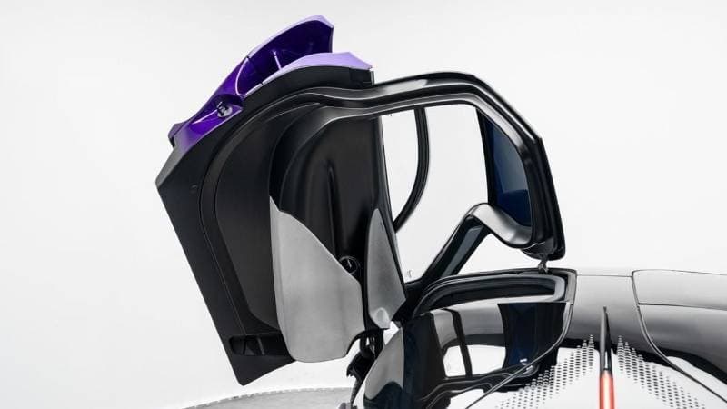 2020 McLaren Speedtail STANDARD thumbnail 8
