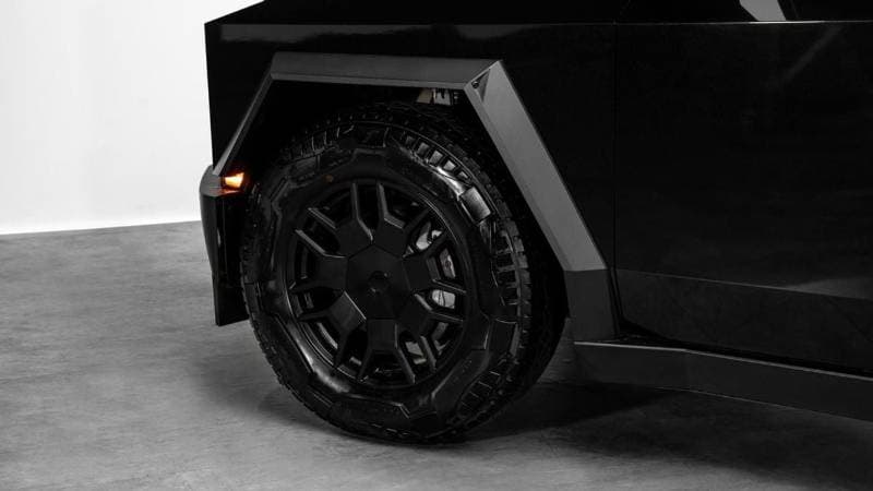 2024 Tesla Cybertruck FOUNDATION SERIES CYBERBEAST thumbnail 4