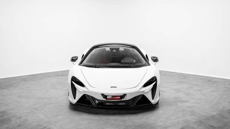 2024 McLaren Artura STANDARD thumbnail 3