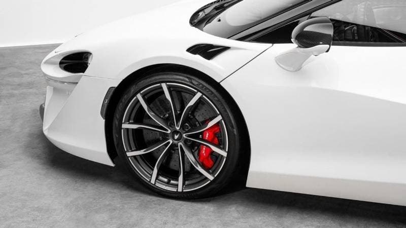 2024 McLaren Artura STANDARD thumbnail 4