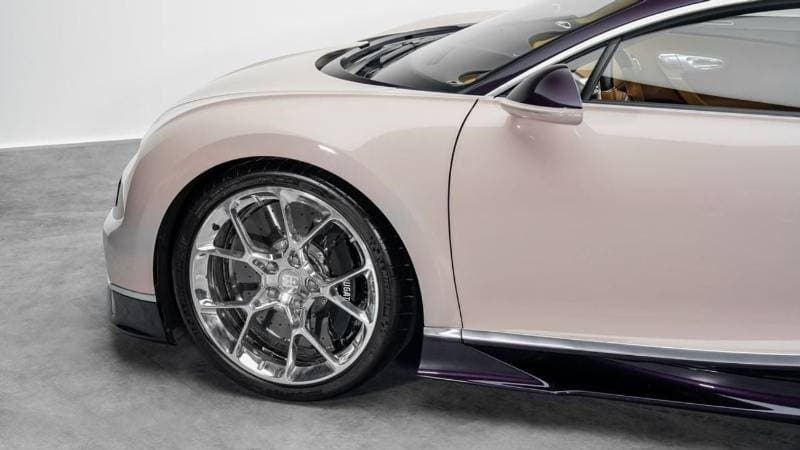 2018 Bugatti Chiron STANDARD thumbnail 4