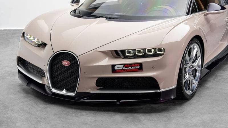 2018 Bugatti Chiron STANDARD thumbnail 5