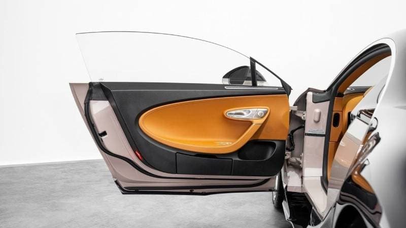 2018 Bugatti Chiron STANDARD thumbnail 7
