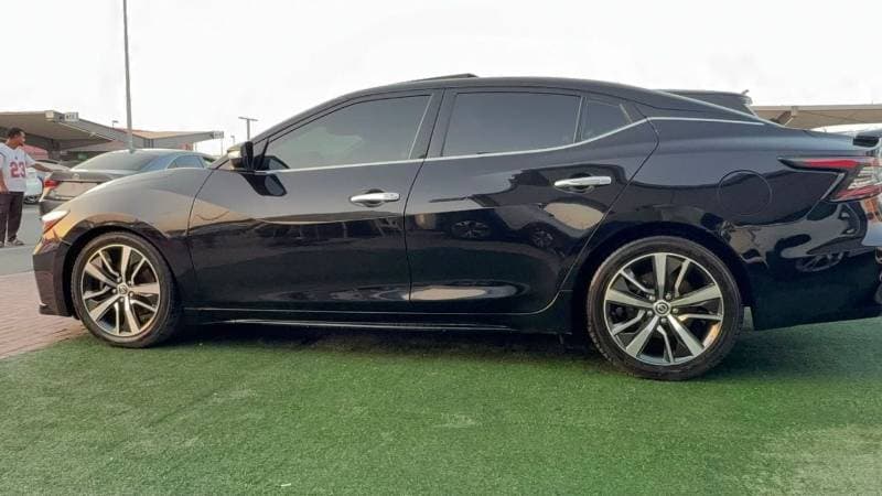 2019 Nissan Maxima SL thumbnail 6
