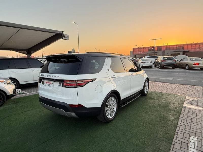 2018 Land Rover Discovery HSE thumbnail 3