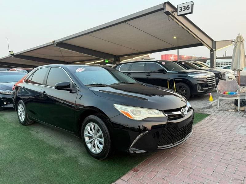 2015 Toyota Camry LE thumbnail 4