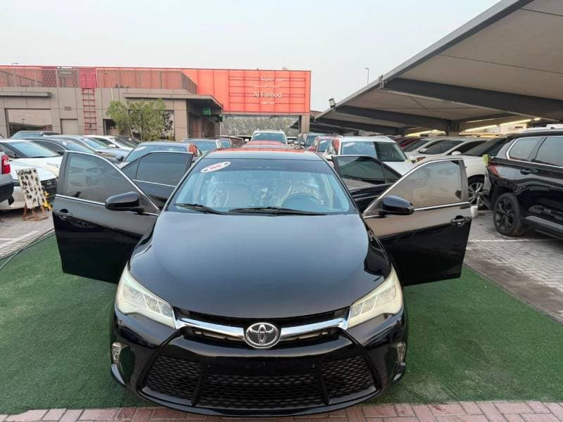 2015 Toyota Camry LE thumbnail 5