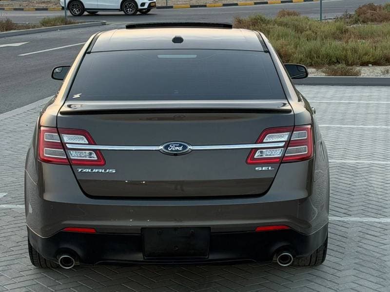 2015 Ford Taurus SEL thumbnail 5