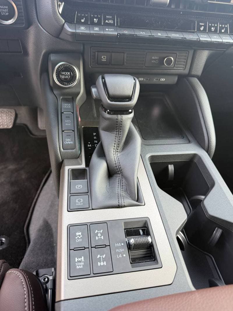 2026 Toyota Prado ADVENTURE thumbnail 5