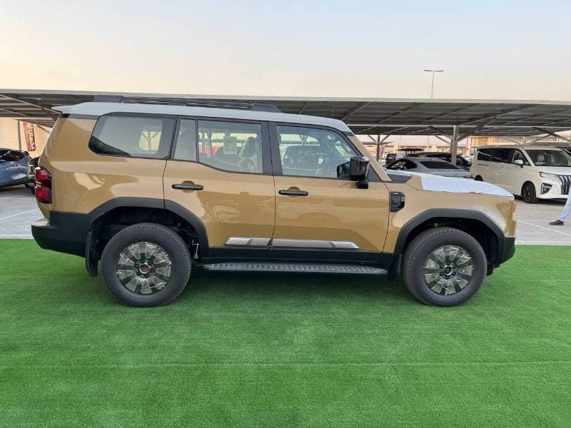 2026 Toyota Prado ADVENTURE thumbnail 3