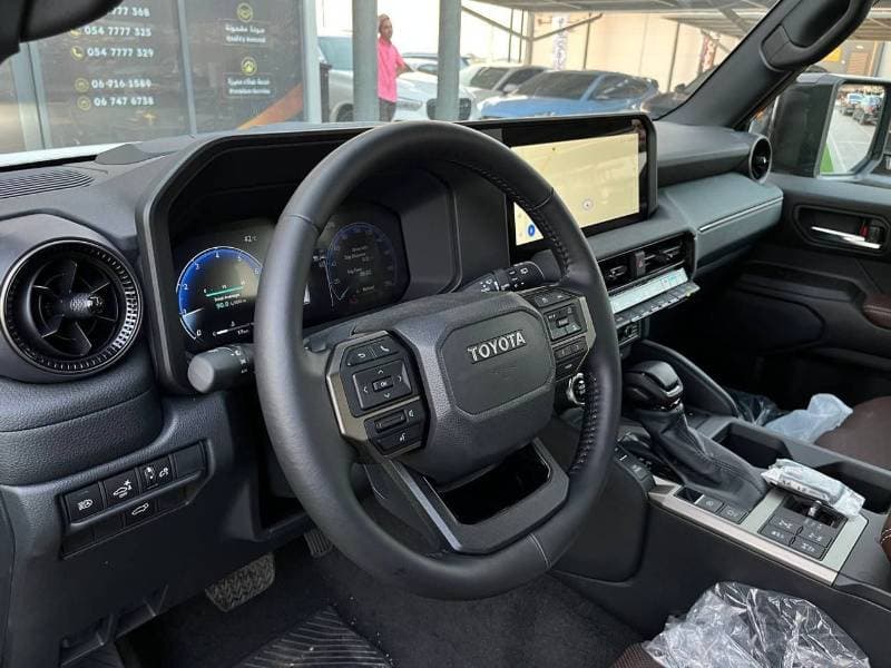 2026 Toyota Prado ADVENTURE thumbnail 7
