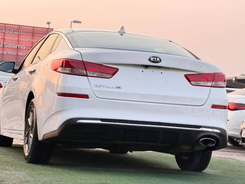 2020 Kia Optima LX thumbnail 2