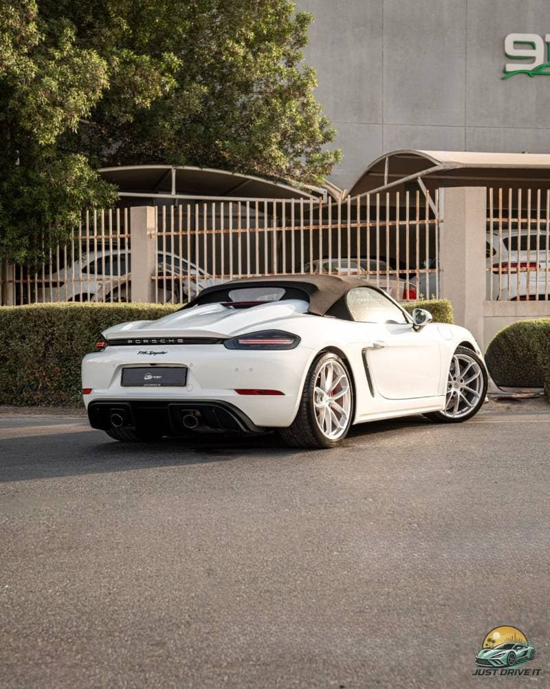 2020 Porsche 718 Spyder STANDARD thumbnail 3