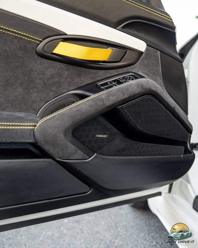 2020 Porsche 718 Spyder STANDARD thumbnail 6