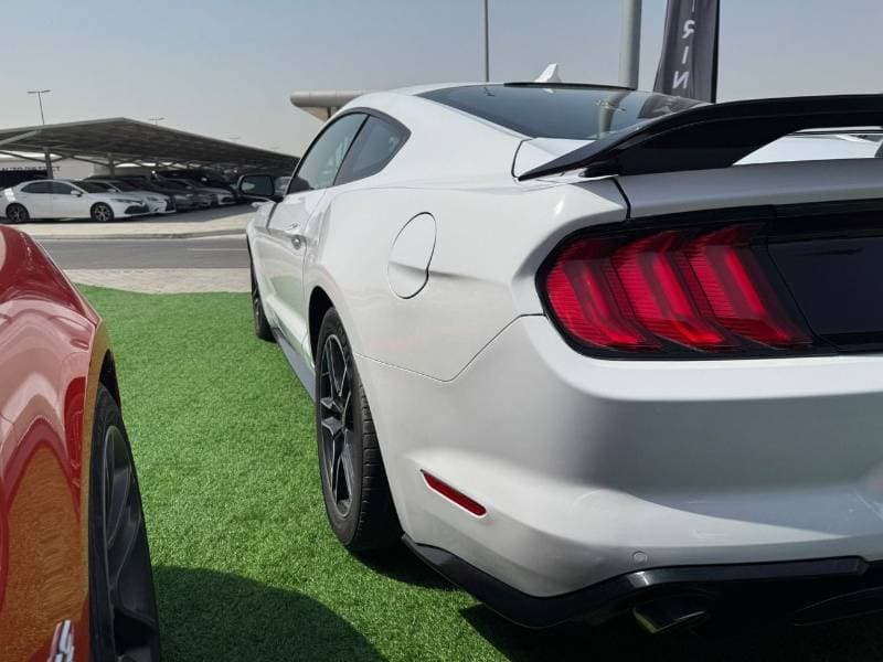 2022 Ford Mustang STANDARD thumbnail 8