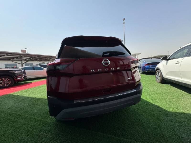 2021 Nissan Rogue SV thumbnail 3