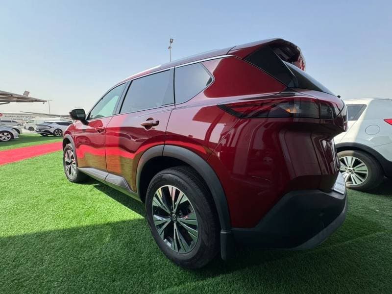 2021 Nissan Rogue SV thumbnail 4