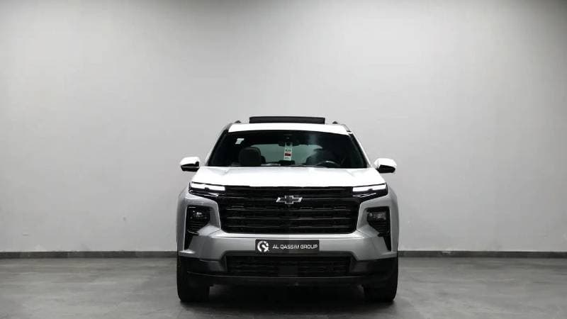 2024 Chevrolet Traverse LT thumbnail 2