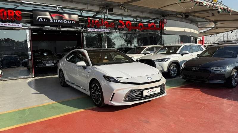 2026 Toyota Camry LUMIERE HEV thumbnail 2