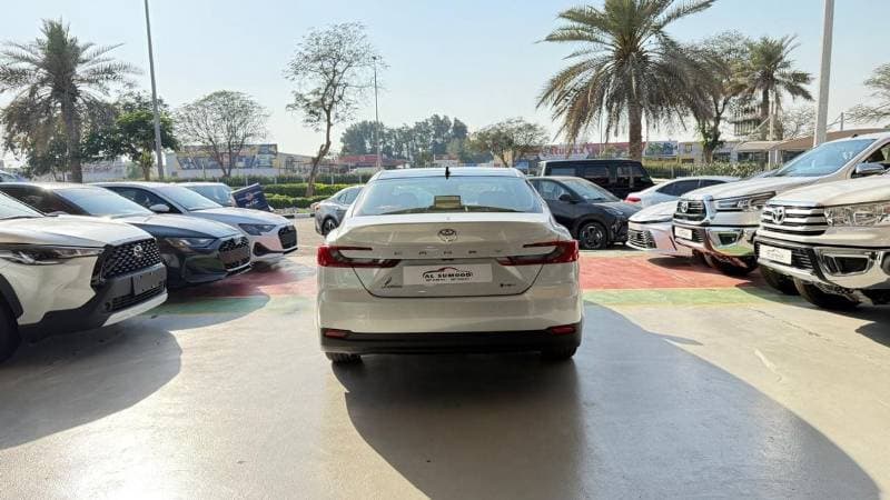 2026 Toyota Camry LUMIERE HEV thumbnail 5