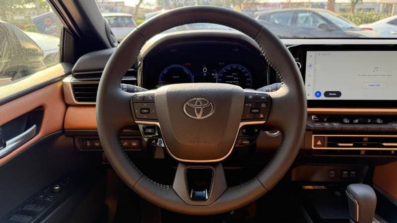 2026 Toyota Camry LUMIERE HEV thumbnail 7