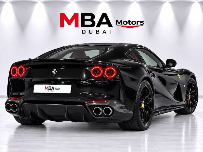 2018 Ferrari 812 SUPERFAST thumbnail 3