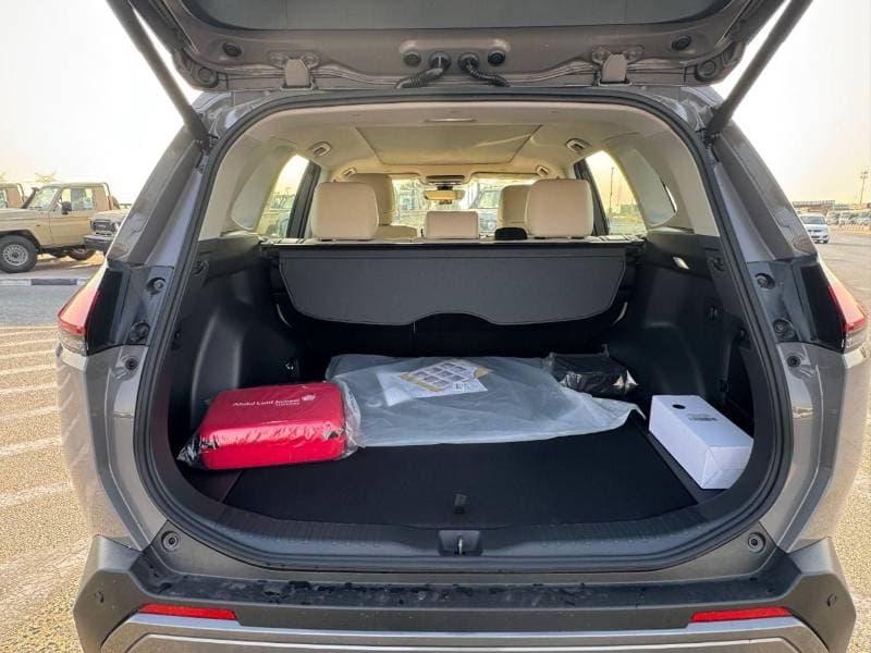 2026 Toyota RAV4 LTD HEV thumbnail 3