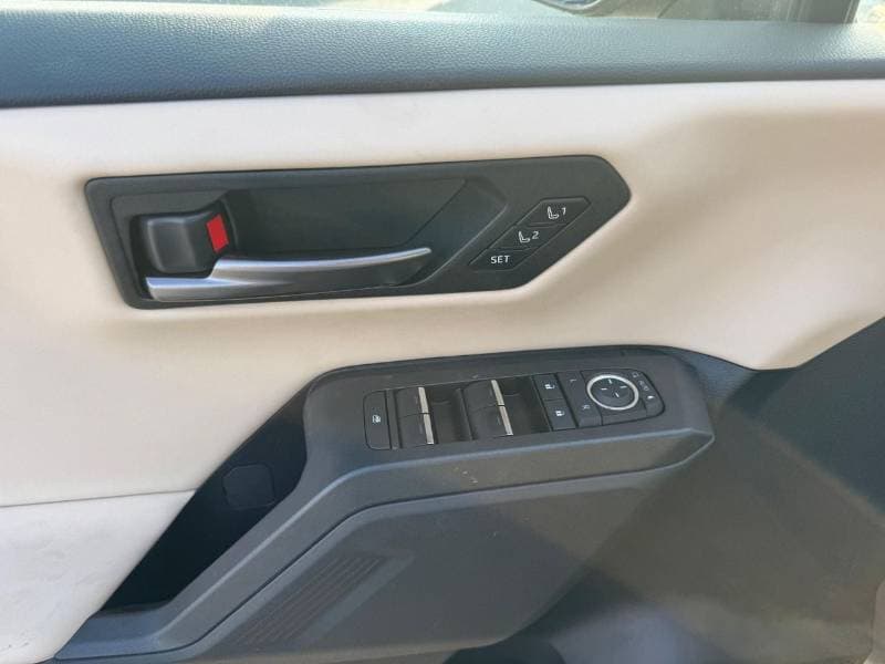2026 Toyota RAV4 LTD HEV thumbnail 4