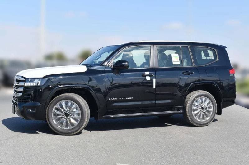 2026 Toyota Land Cruiser VXR thumbnail 3