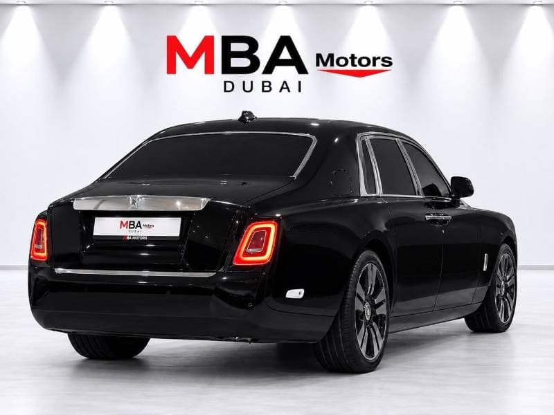 2021 Rolls Royce Phantom SWB thumbnail 3