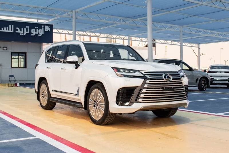 2026 Lexus LX700h SIGNATURE thumbnail 2