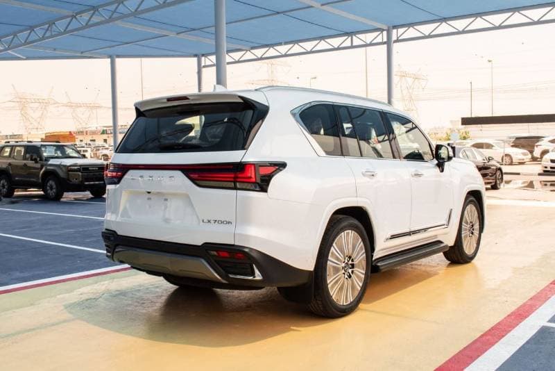 2026 Lexus LX700h SIGNATURE thumbnail 6