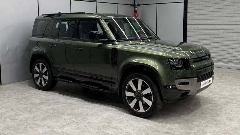 2026 Land Rover Defender 110 X DYNAMIC SE P300 thumbnail 4